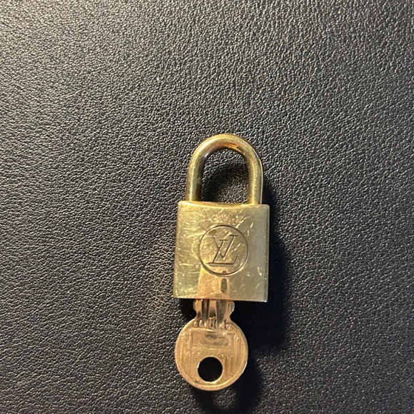 Louis Vuitton 200 Series Lock & Key - Choose your number - Picture 5 of 8